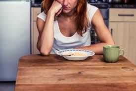 Comer siempre en soledad podría estar afectando tu salud
