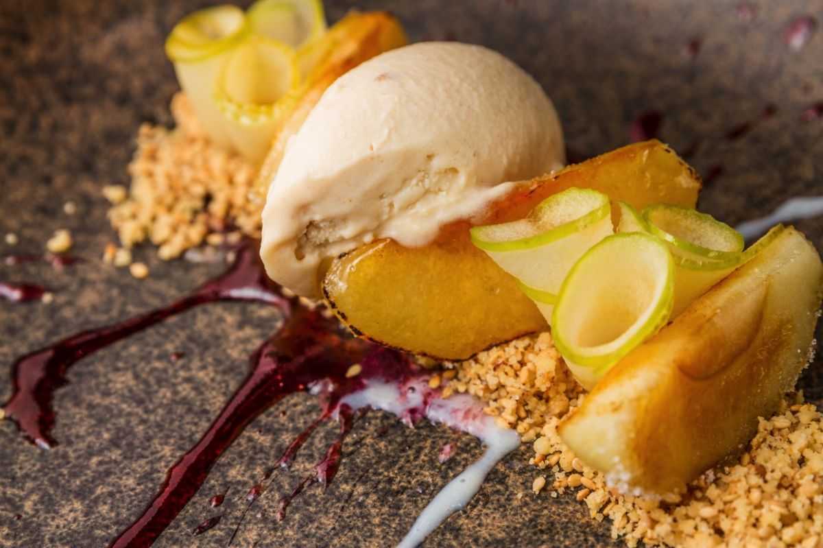 Helados artesanales de sabores únicos en los postres de Osaka