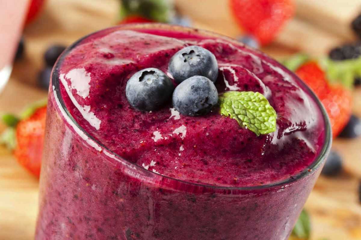 Jugos Detox: Licuado de arándanos y frutos rojos. 