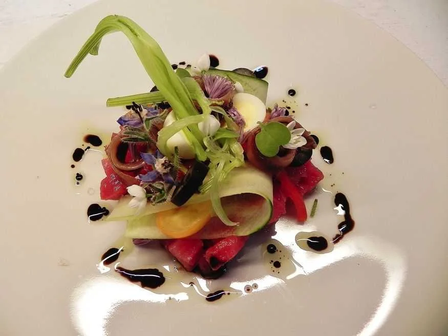 ENSALADA NICOISE - ATUN FRESCO - VINAGRE BALSAMICO