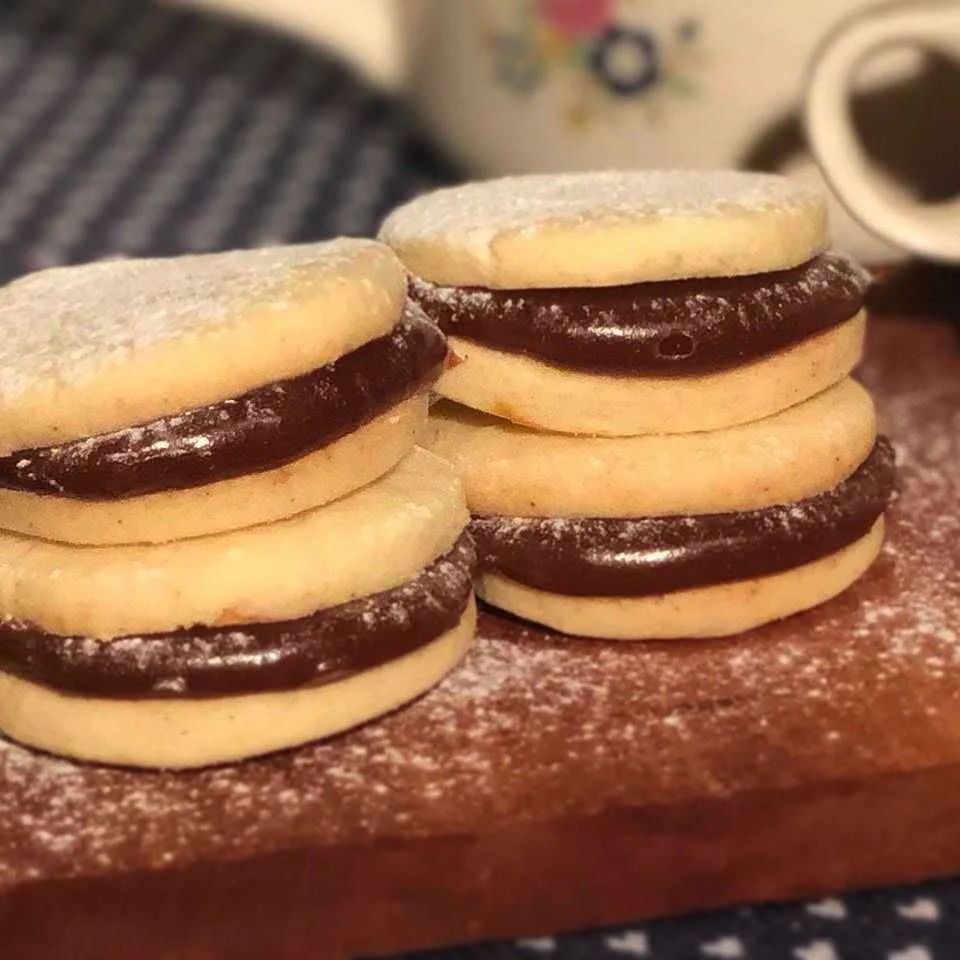 Alfajor con JackDaniels y Dulce de leche.