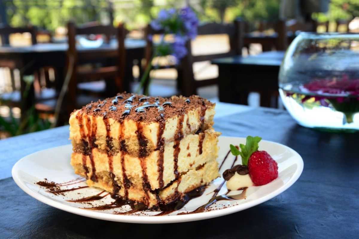 25 DE MAYO: SABORES PATRIOS PARA DISFRUTAR CON VISTA AL RÍO