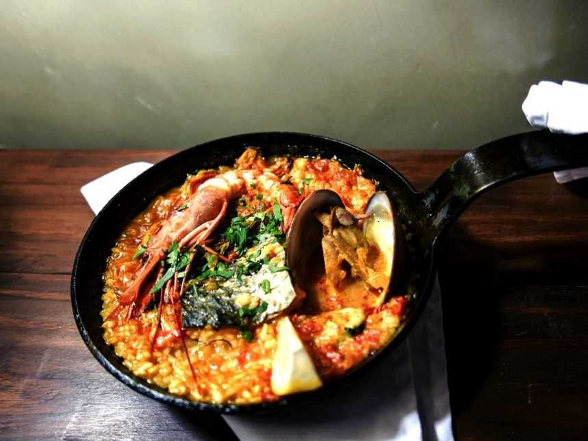 Paella, brindis y flamenco es la propuesta de Lekeitio para el Día del Padre