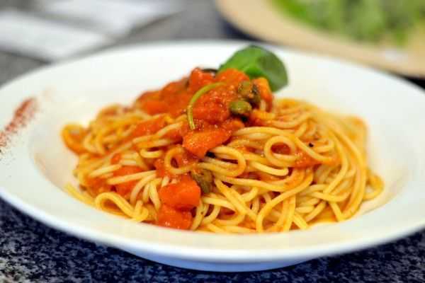 Menú “Festa del Amico” en Ike Milano con exquisitos sabores mediterráneos
