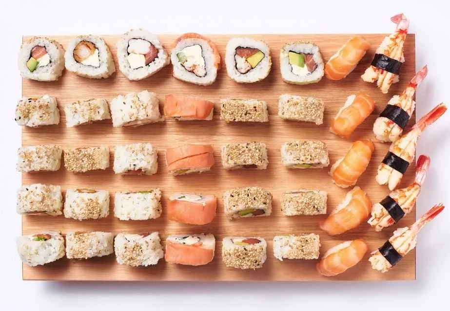 Variedad de combinados para celebrar el Día del amigo en Futu Sushi
