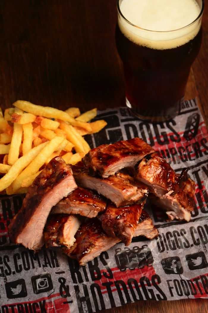Ribs de cerdo Clásicas con salsa BBQ