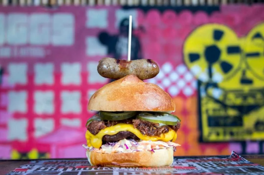 Triple X, la audaz burger de Diggs para celebrar el Día Internacional de la Hamburguesa