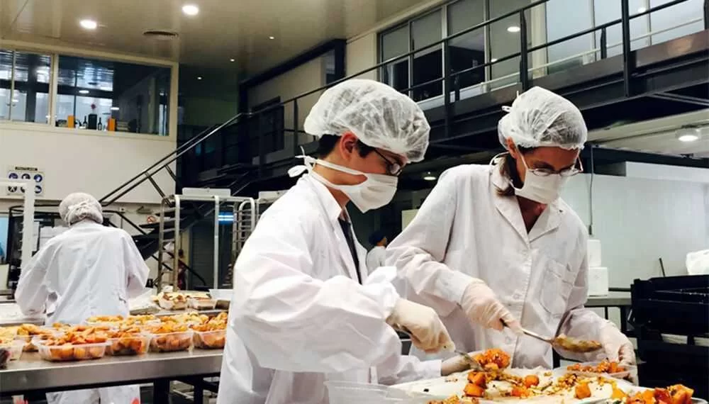 ¿Puede contagiarse el Coronavirus a través de los alimentos?