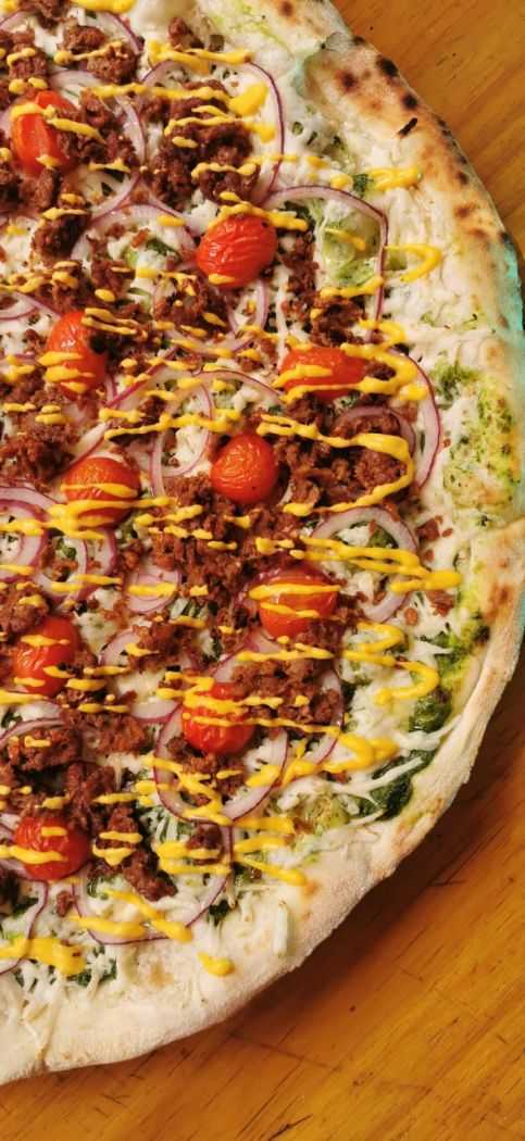 Hell's Pizza lanza su primera pizza plant-based en alianza con NotCo