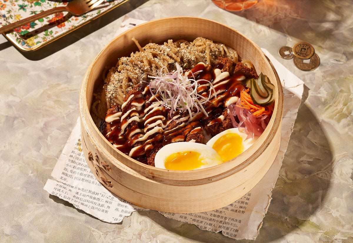 KOI SUMA KATSU MIEN A SU CARTA ¿MILANESA CON FIDEOS CON MANTECA? ¡CLARO QUE SÍ!