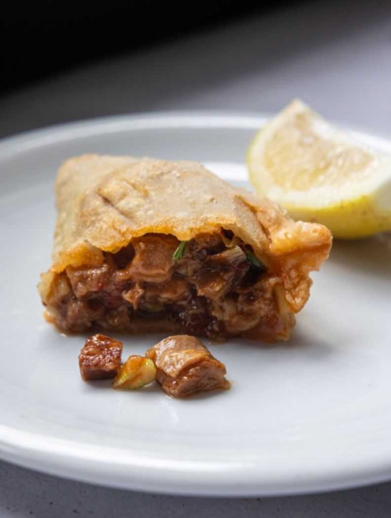 Mondongo & Coliflor, la cantina de barrio que desde hace un año imprime sabor a su esquina en Parque Chacabuco