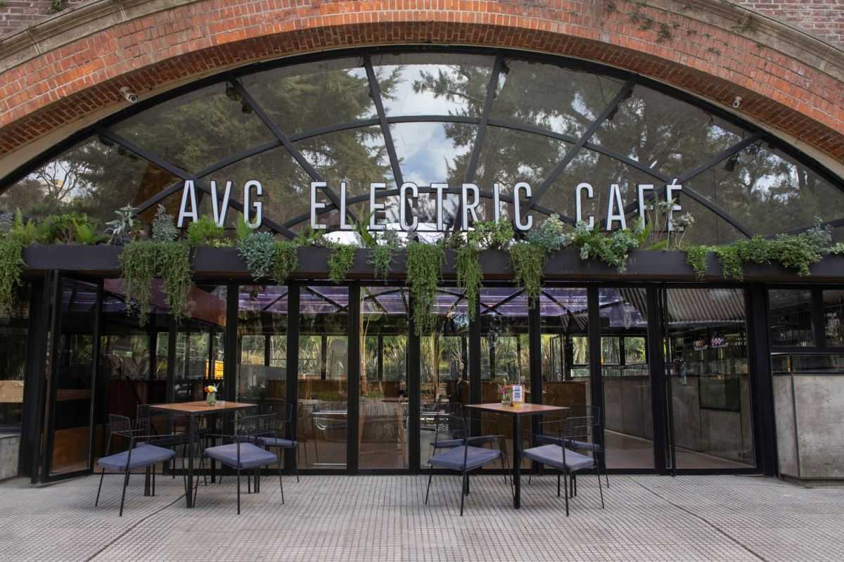 After Office en AVG Electric Café con 2x1 en cocktails y música en vivo