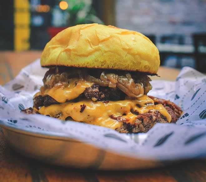 GROWLERS: BURGER DAY ESPECIAL