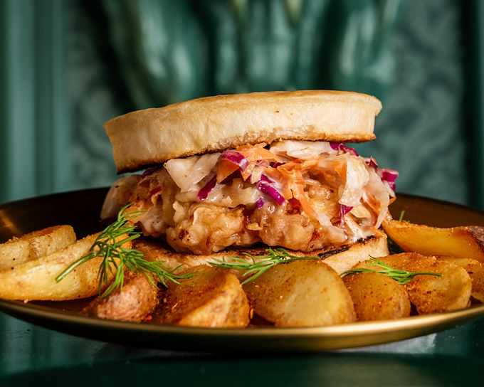 REY MONTAGU: 2X1 EN BUDWEISER CON SÁNDWICHES ARTESANALES