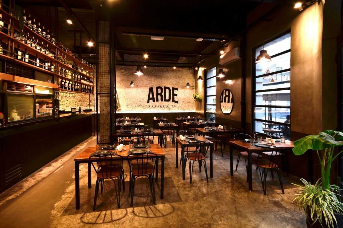 Arde, una parrilla con alma de cantina en Villa Urquiza