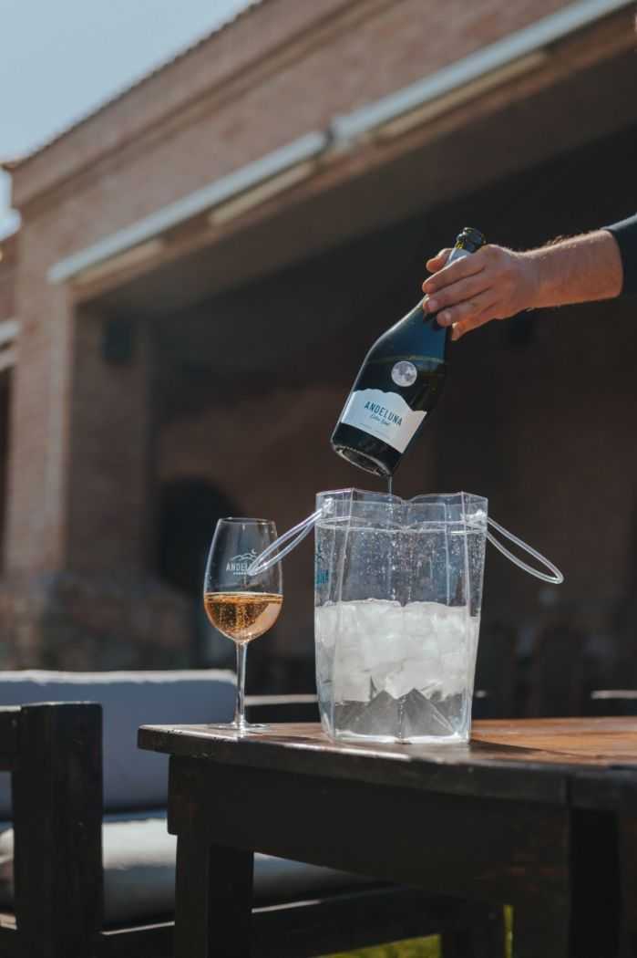 Andeluna Extra Brut Burbujas con la Frescura de la Montaña