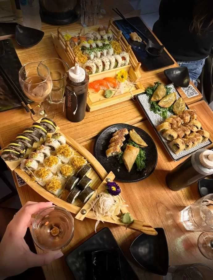 El regreso del 'tenedor libre': cómo los restaurantes argentinos están conquistando a los jóvenes con la reinvención del 