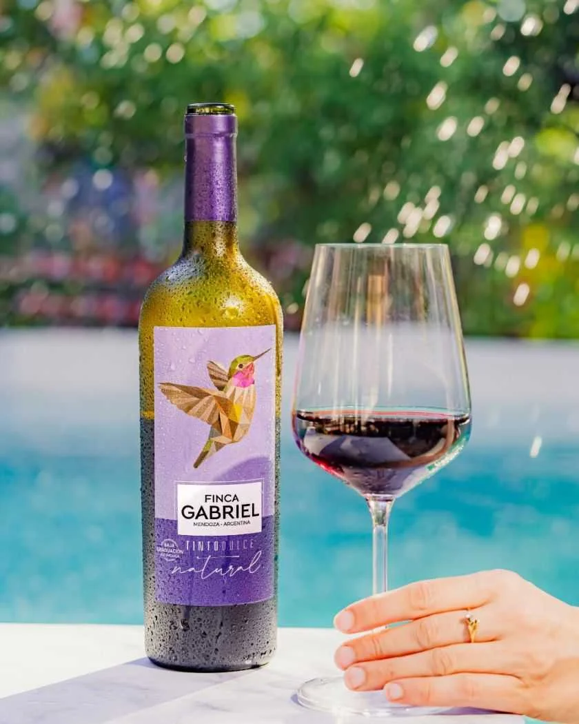 Finca Gabriel lanza su nuevo Tinto Dulce Natural: frescura y dulzura en perfecta armonía