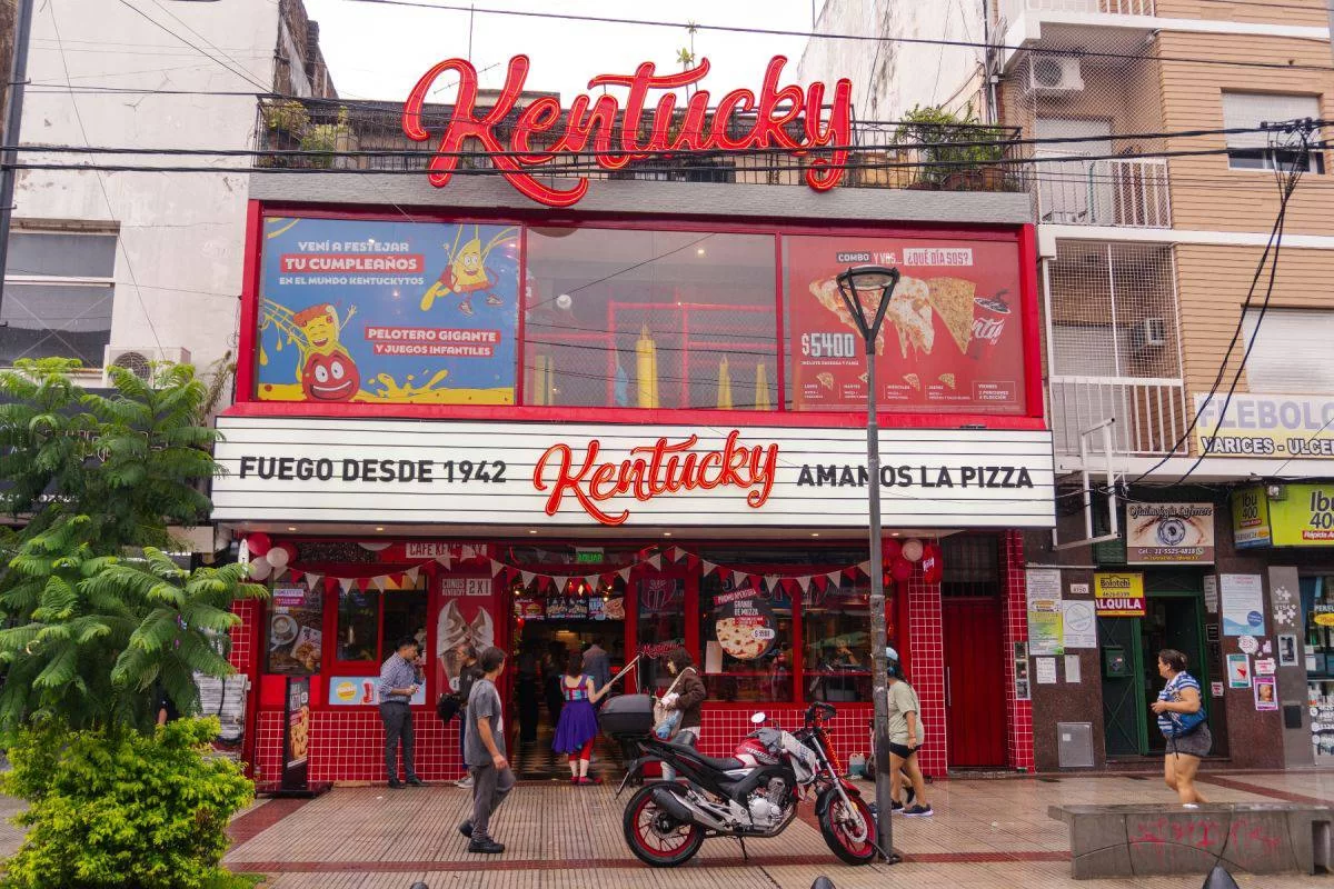 KENTUCKY INAUGURA SU NUEVO LOCAL EN LAFERRERE