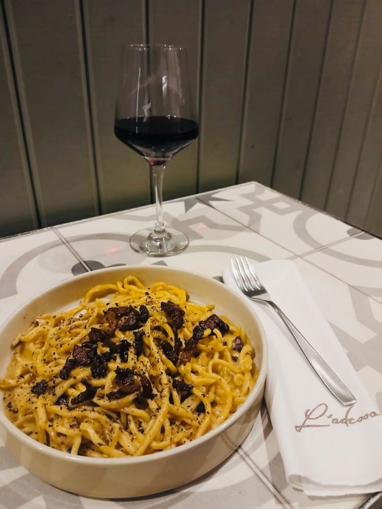  L&rsquo;Adesso celebra el Día Mundial de la Carbonara con una receta original de Italia en su salón de Palermo