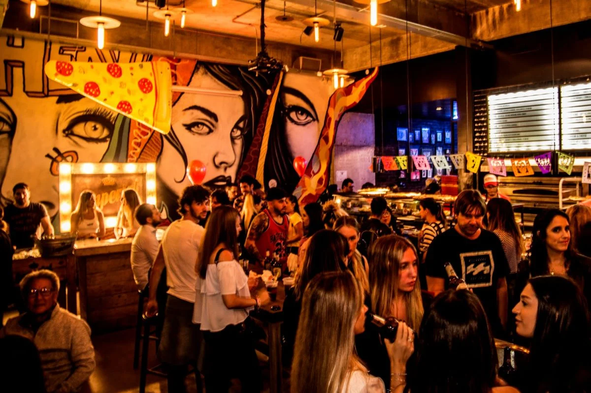 Hell?s Pizza ofrece promociones para take away en días de semana y en su salón con la Champions y la Copa de la Liga