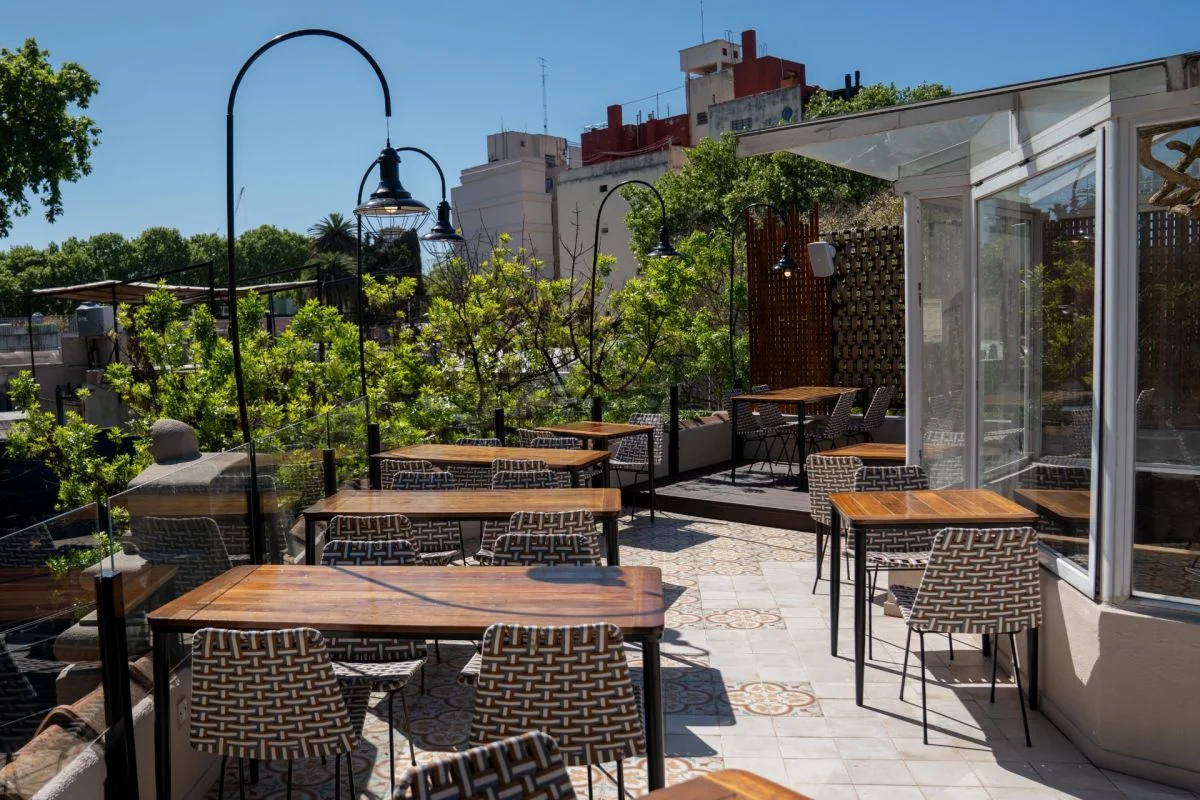 FOGA inaugura su terraza con tapeo, música y coctelería