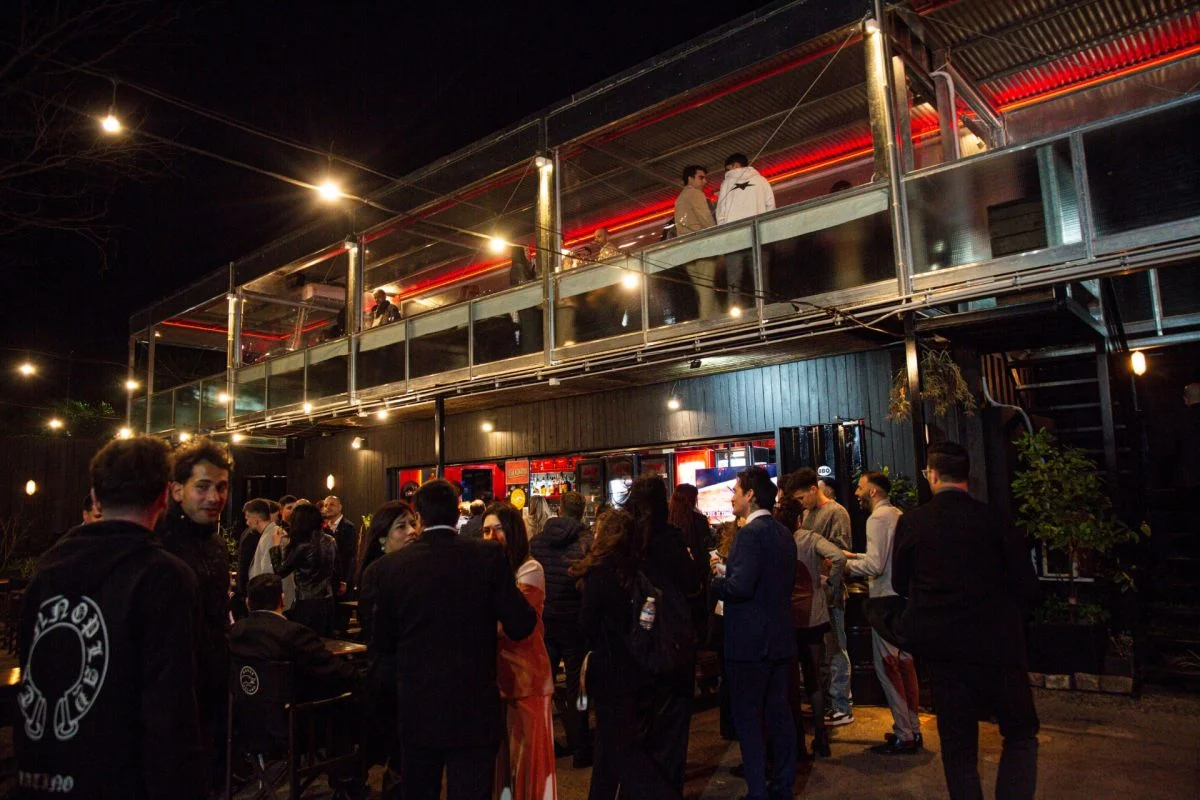 Ahumados vs. asados, el duelo de Costanera entre Ribs al Río y Locos X el Asado