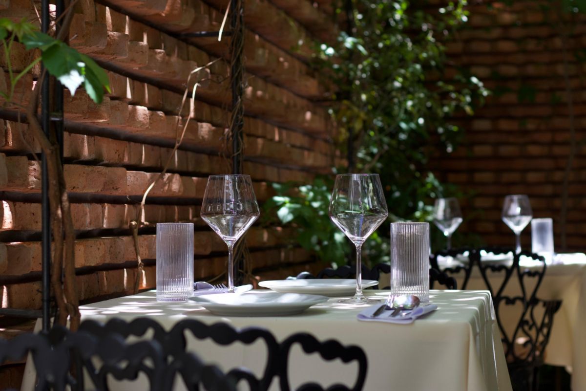 Cata de vinos en Palermo: Carmen presenta una tarde con Bodega Deos y Chin Chin Co