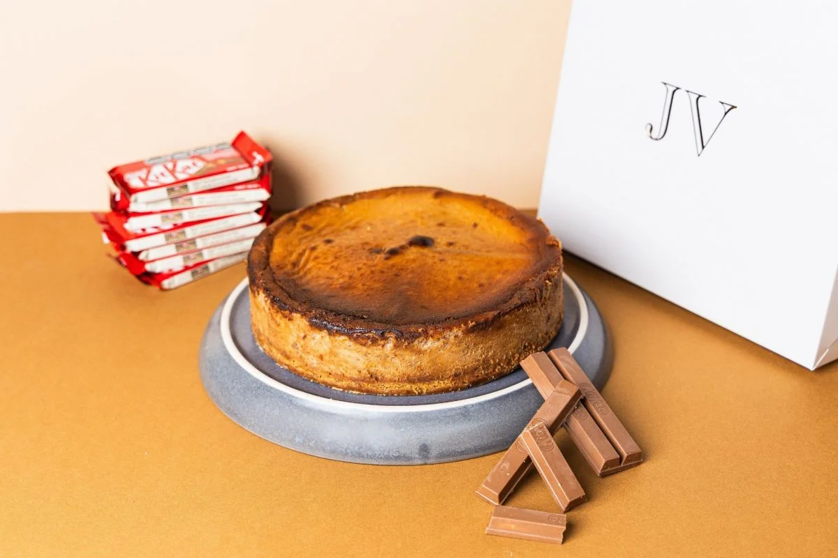 Nueva tarta sabor KitKat de Joaquín Vasco: un lanzamiento que combina su clásica cremosidad con el icónico chocolate