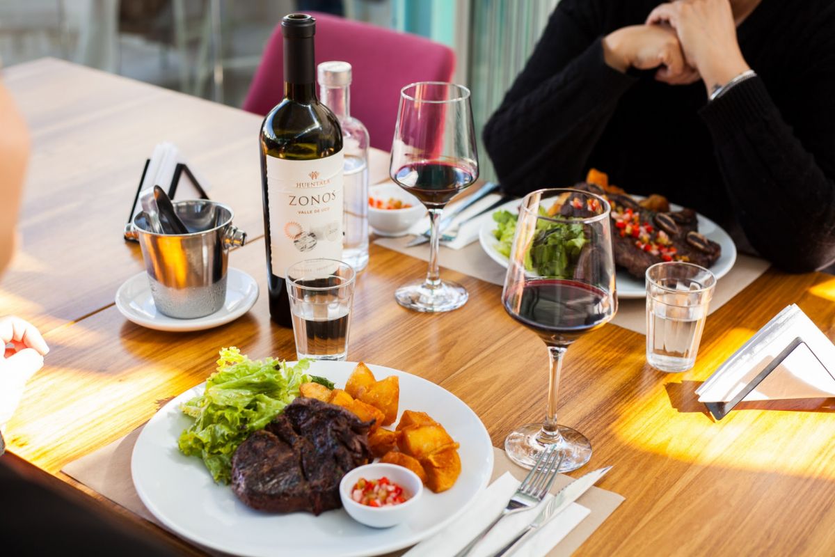 La Terraza de La Carbonera renueva su carta con foco en cocina al fuego y platitos para compartir en San Telmo