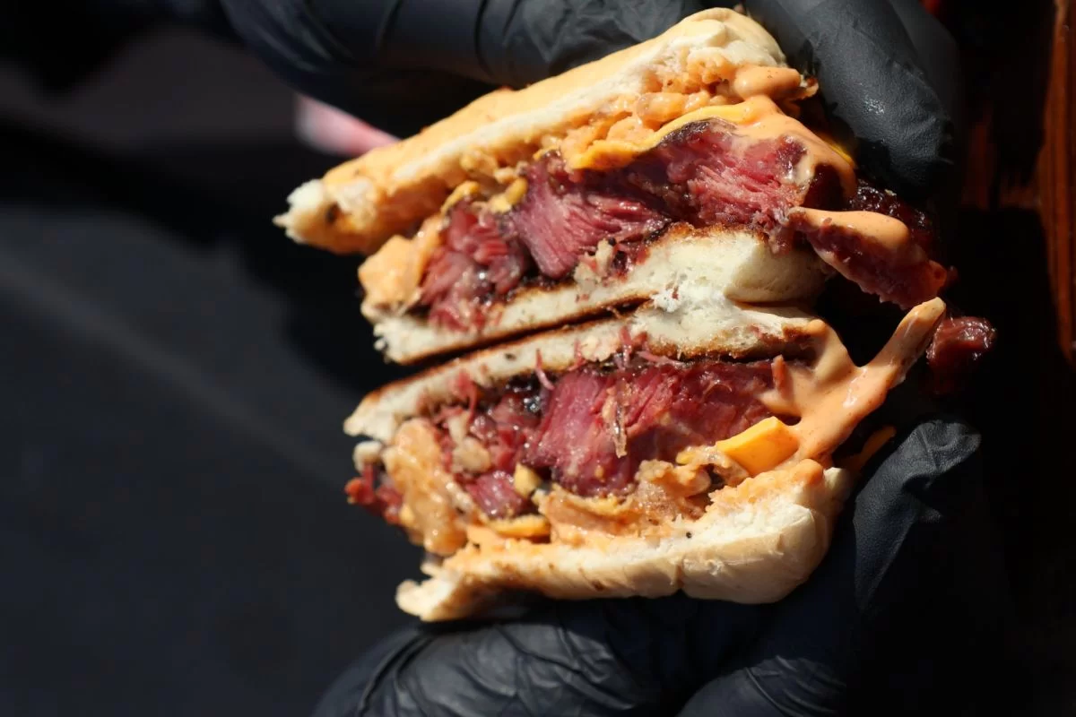 El Sándwich Beef Cheek y un homenaje al Mc Queso, las últimas novedades en Ribs al Río