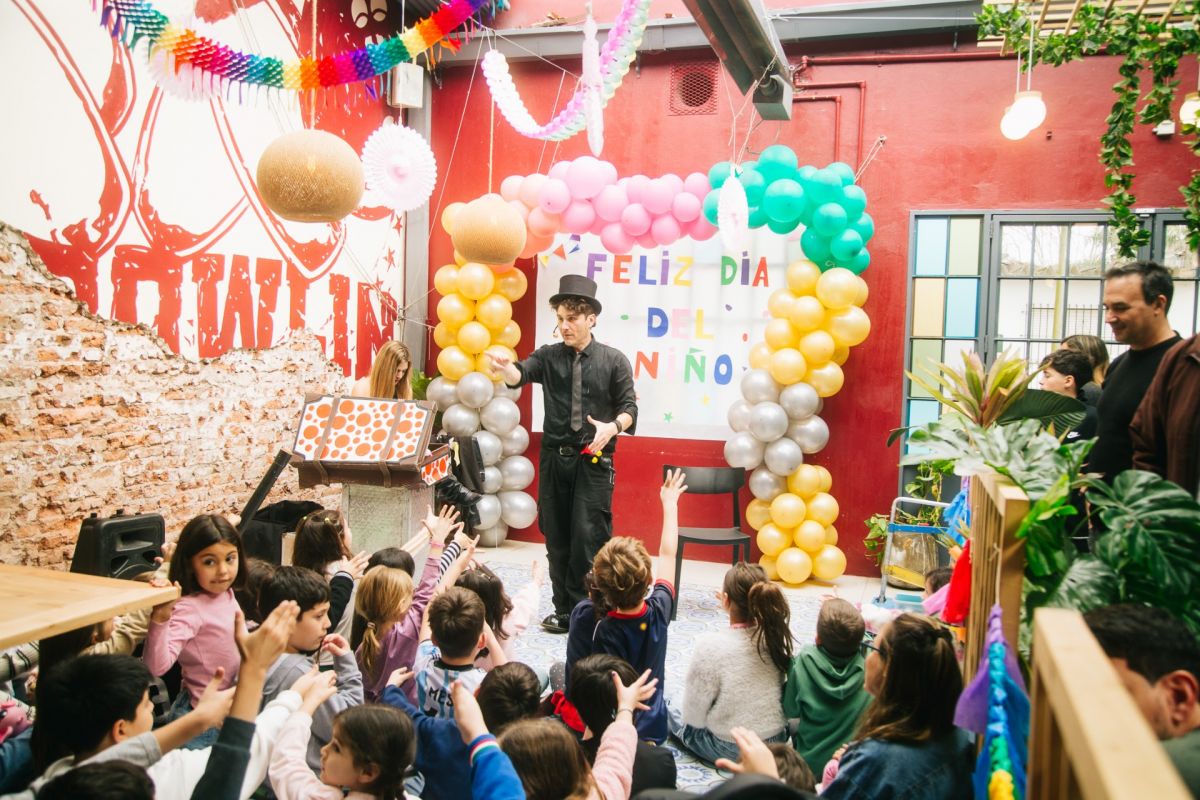 D�a de la Primavera con magia, merienda y shows en TACU Resto & Bowling