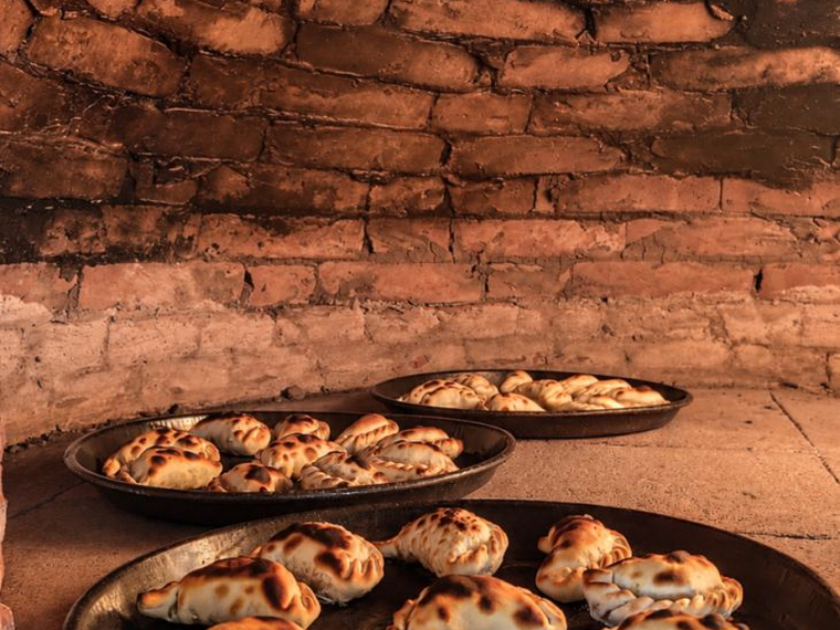La Imperfecta, el rincón norteño de Palermo donde las empanadas salen directo del horno de barro
