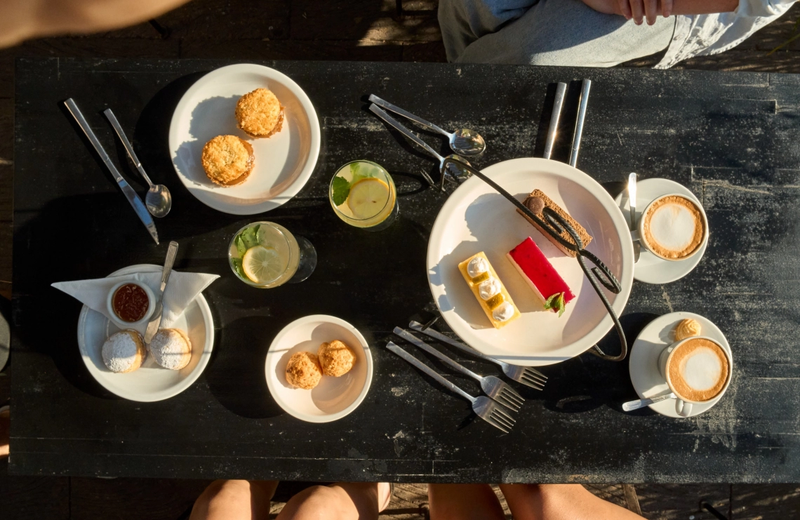Se actualiza la carta de Café Mulé: pastas, ensaladas y postres para descubrir frente a la laguna de Chascomús