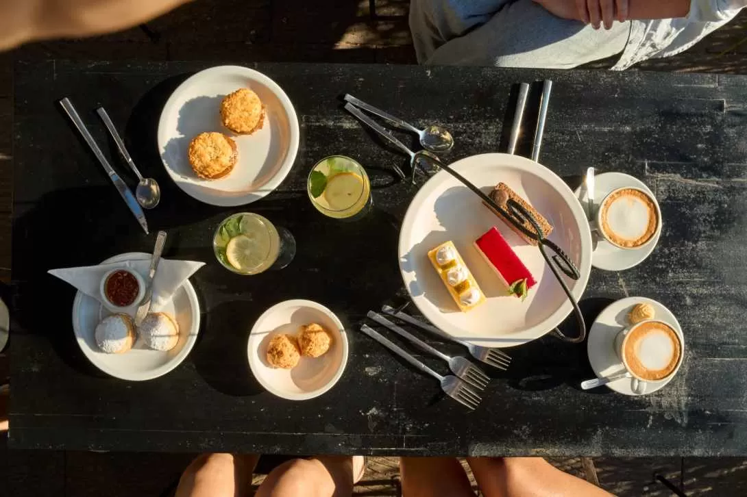 Se actualiza la carta de Café Mulé: pastas, ensaladas y postres para descubrir frente a la laguna de Chascomús